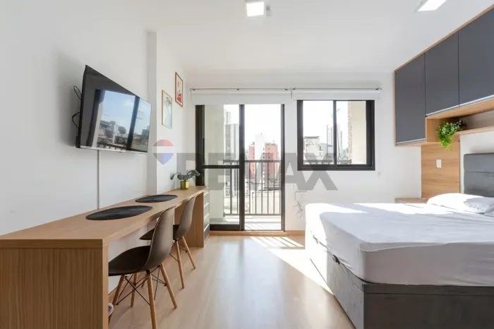 STUDIO MOBILIADO PARA LOCAÇÃO NO CENTRO DE CURITIBA