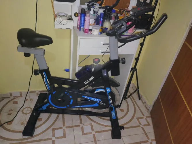 Vendo bicicleta ergométrica suporta até 150 kg nova