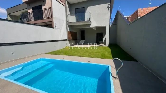 Imóvel à venda em Atibaia-SP: Casa com 2 quartos, 1 suíte, 1 sala e 215m² no bairro Bella 