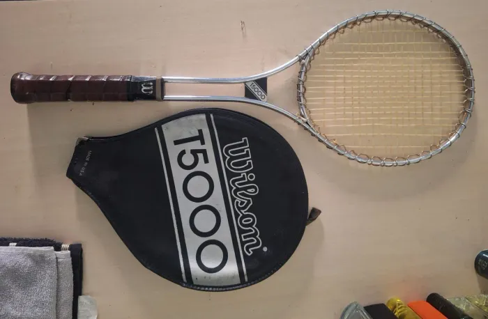 Raquete de Tênis antiga Wilson