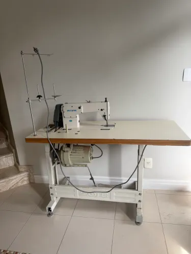 Máquina de costura industrial Zoje reta