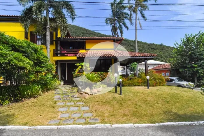 Casa de 376 m² na De Itacoatiara - Itacoatiara - Niterói - RJ, à venda por R$ 2.600.000