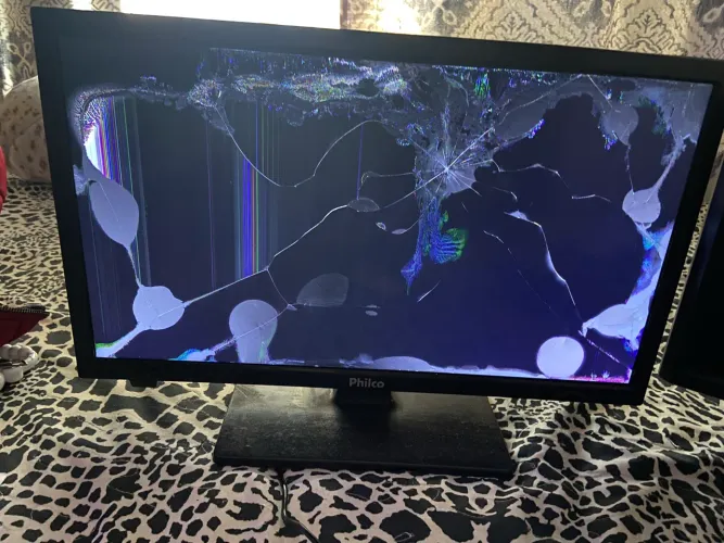 Vendo monitor Tv 20 P, para retirada de peça