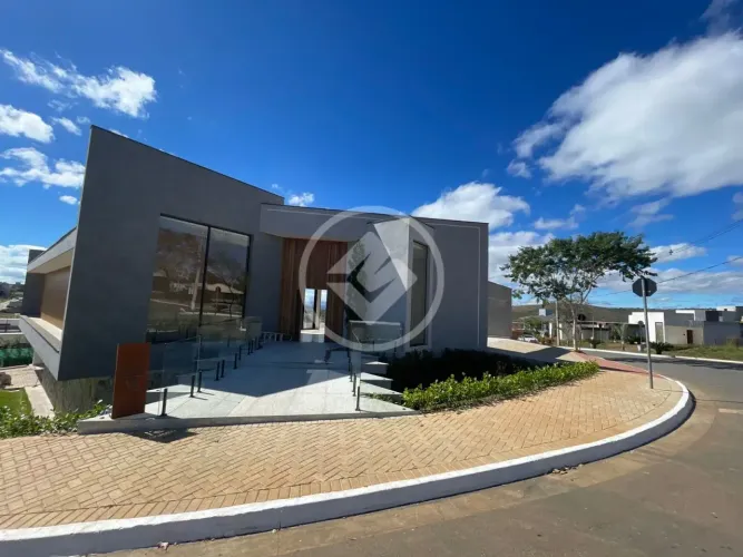 Casa à Venda, 3 Quartos, 3 Suítes, 5 vagas, em condomínio fechado, Condomínio Gran Royalle
