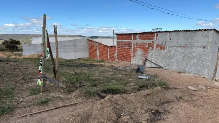 OPORTUNIDADE ÚNICA!!! Em Sobradinho dos Melos, a 50 metros do asfalto!