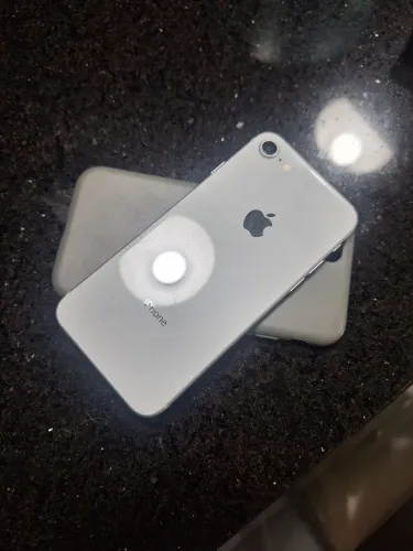 IPHONE 8
