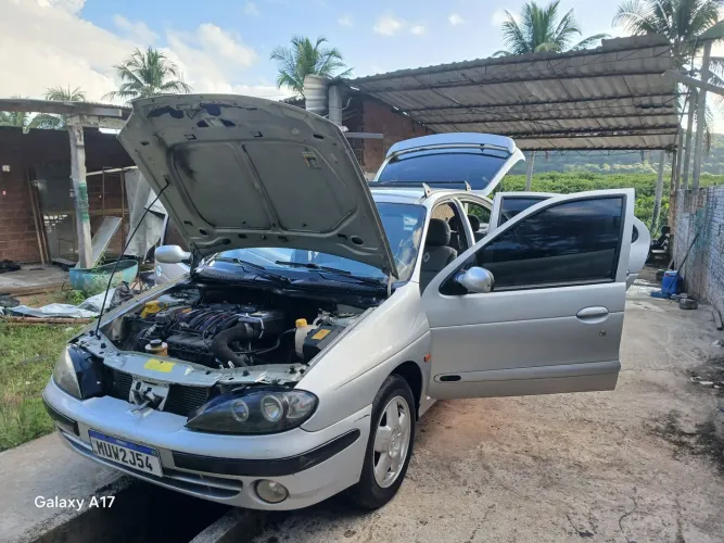 Renault Megane Hatch Rxe/egeus 1.6 16V 2000