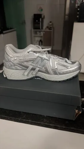 Tênis new balance 1609