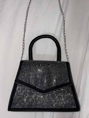 Bolsa preta com prata