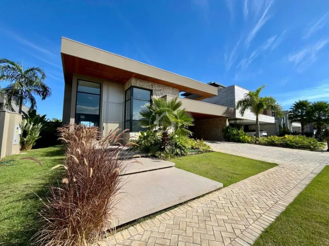 CASA TERREA COM 4 SUITES - SUPREMO ITALIA