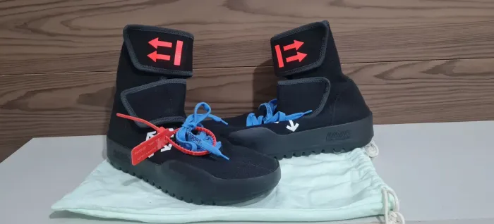 Off-White Moto Wrap Sneaker
