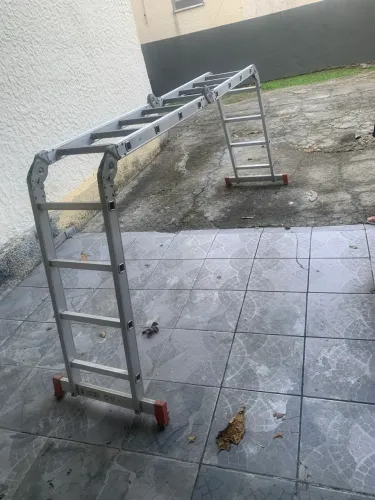 Escada alumínio articulada multifuncional 