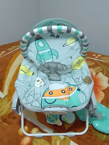 Cadeira de Balanço e Descanso Bebê