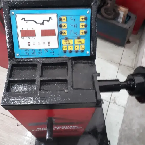 BALANCEADORA DE RODAS - Usada - Funcionando perfeitamente.