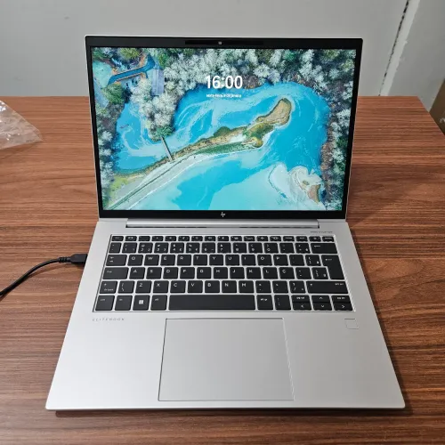 HP EliteBook 840 Intel i7-1265U 16GB DDR5 512GB Tela 14 IPS Teclado iluminado + Biometria