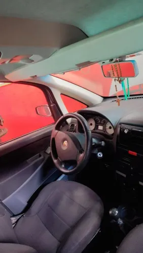 Fiat Idea ELX 1.4 MPI Fire Flex 8V 5P 2010