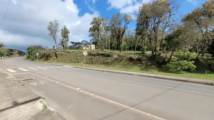 Terreno com 24 metros de Frente / Área total 1080m² / Centenário / São Bento do Sul