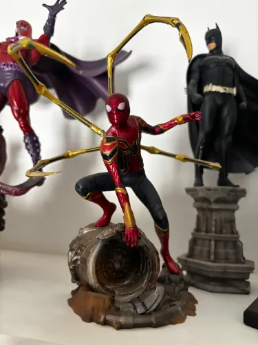 Spider Man: Vingadores Guerra Infinita - 24cm