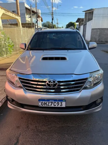 Toyota Hilux SW4 SRV D4-d 4X4 3.0 TDI Dies. AUT 2012