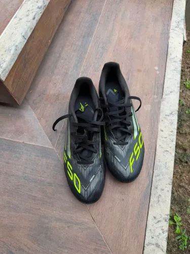 Chuteira F50