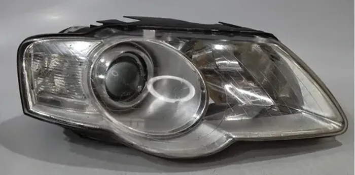 Farol Direito Passat Variant 2007 2008 2009 2010  / Avaria Direito/passageiro