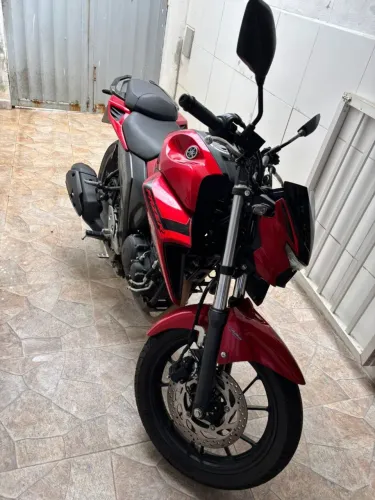 Vendo moto sem detalhes