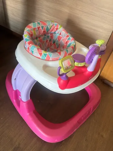 Vende-se andador de bebê