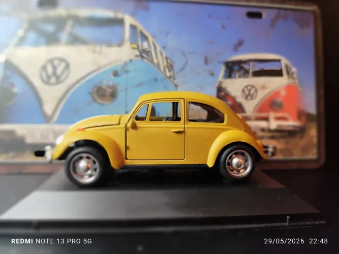 Fusca amarelo fosco 1/32