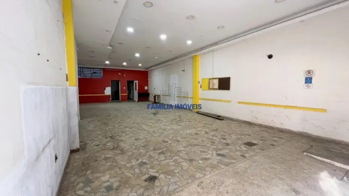Loja comercial 144m² para venda e locação no centro de Santos/SP