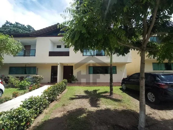 Casa de 2 pavimento, 250m², para alugar ou vender, com 3 quartos (2 suítes), localizada em