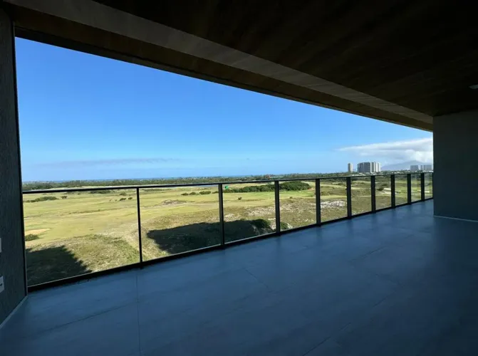 Seu apartamento na Barra com vista espetacular para o mar e para o Campo de Golfe Olímpico