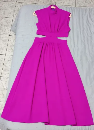 Vestido pink com recortes novo