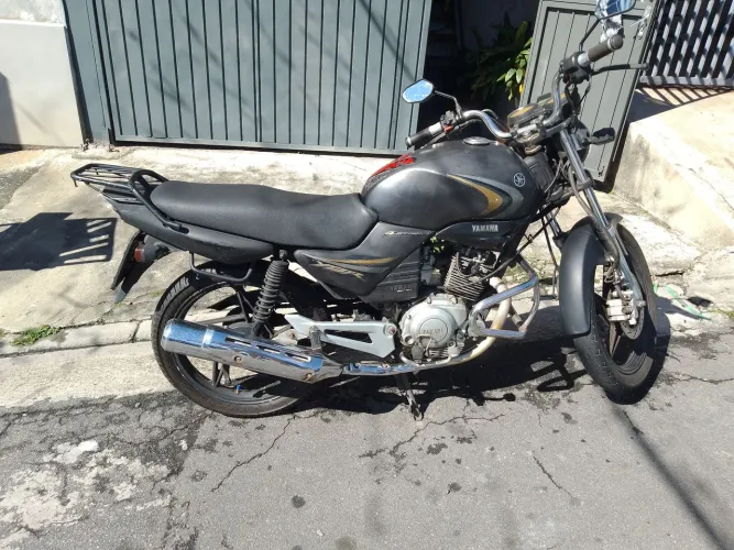 Vendo moto YBR 125 E