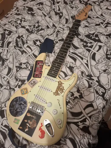 Guitarra strato memphis MG 30