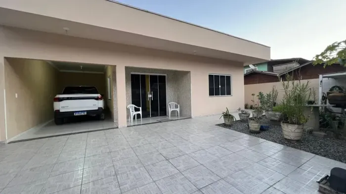 Casa no bairro Alto São bento em Itapema com 2 dormitórios