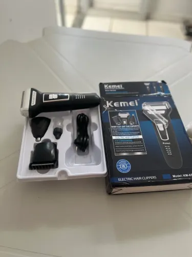 Vende-se essa máquina KEMEI 3 em 1