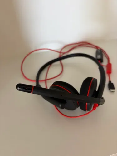Headset Plantronics C3220 com entrada USB-c
