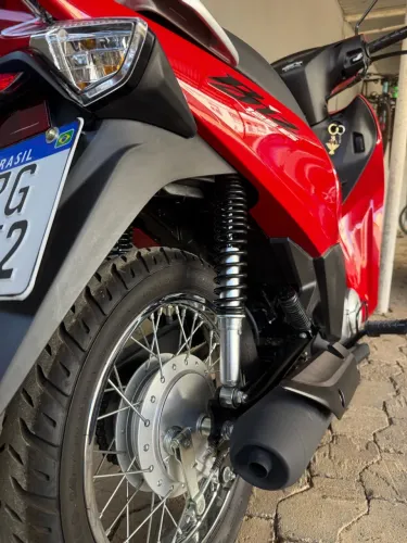 Biz 125 ES 2026 com apenas 180km rodados