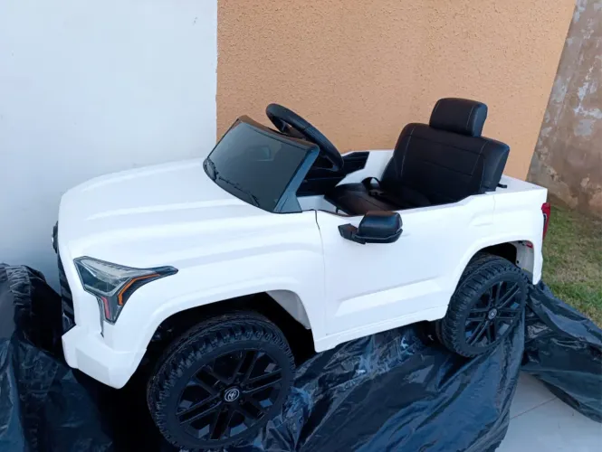 Carro elétrico infantil com controle 