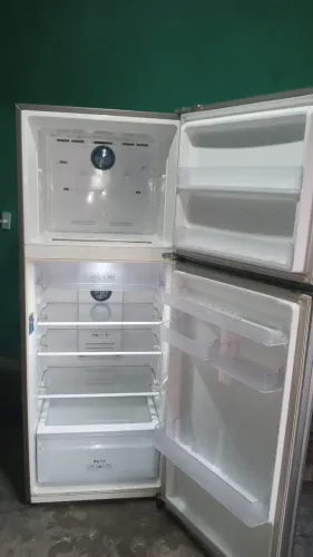 Geladeira digital inverte gelando bem