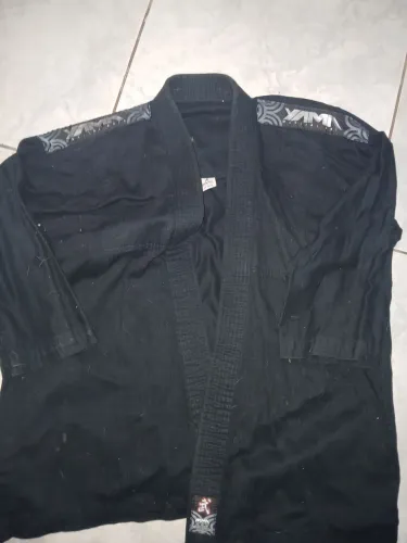 Kimono preto yama m4 12 anos