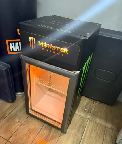 Frigobar Monster frente de vidro