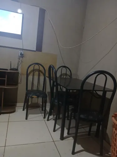 Mesa 4 cadeiras
