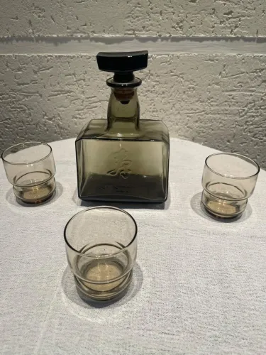 Conjunto de quatro peças preto 