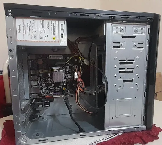 PC BioStar J1800 NH Incompleto Funcionando SO Linux