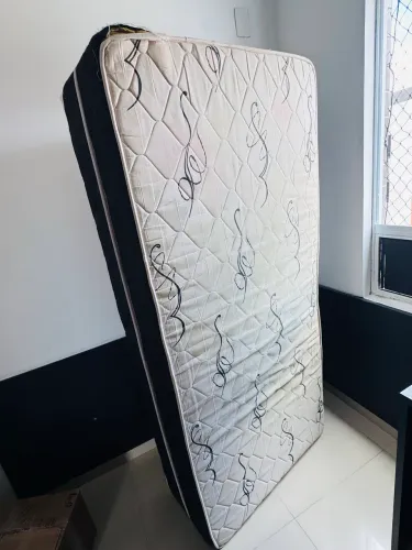 Cama Box Solteiro | Usada