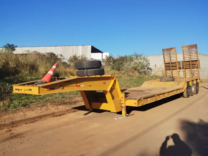 Carreta Pastre Prancha 03 eixos com plataformas hidráulicas