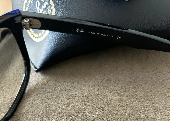 Óculos de sol Ray-Ban modelo RB 4147