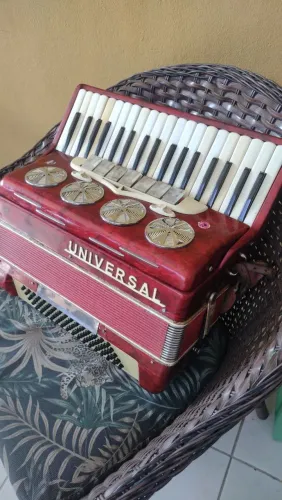 SANFONA UNIVERSAL 80 BAIXOS AFINADA E MUITO BOA DE SOM