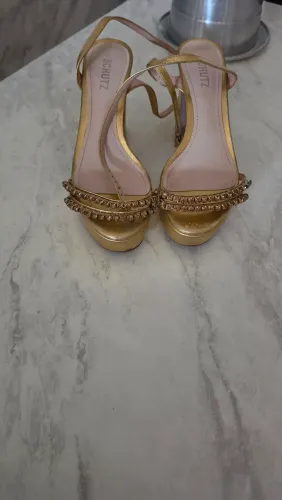 Sandália para festa número 38 marca Schutz